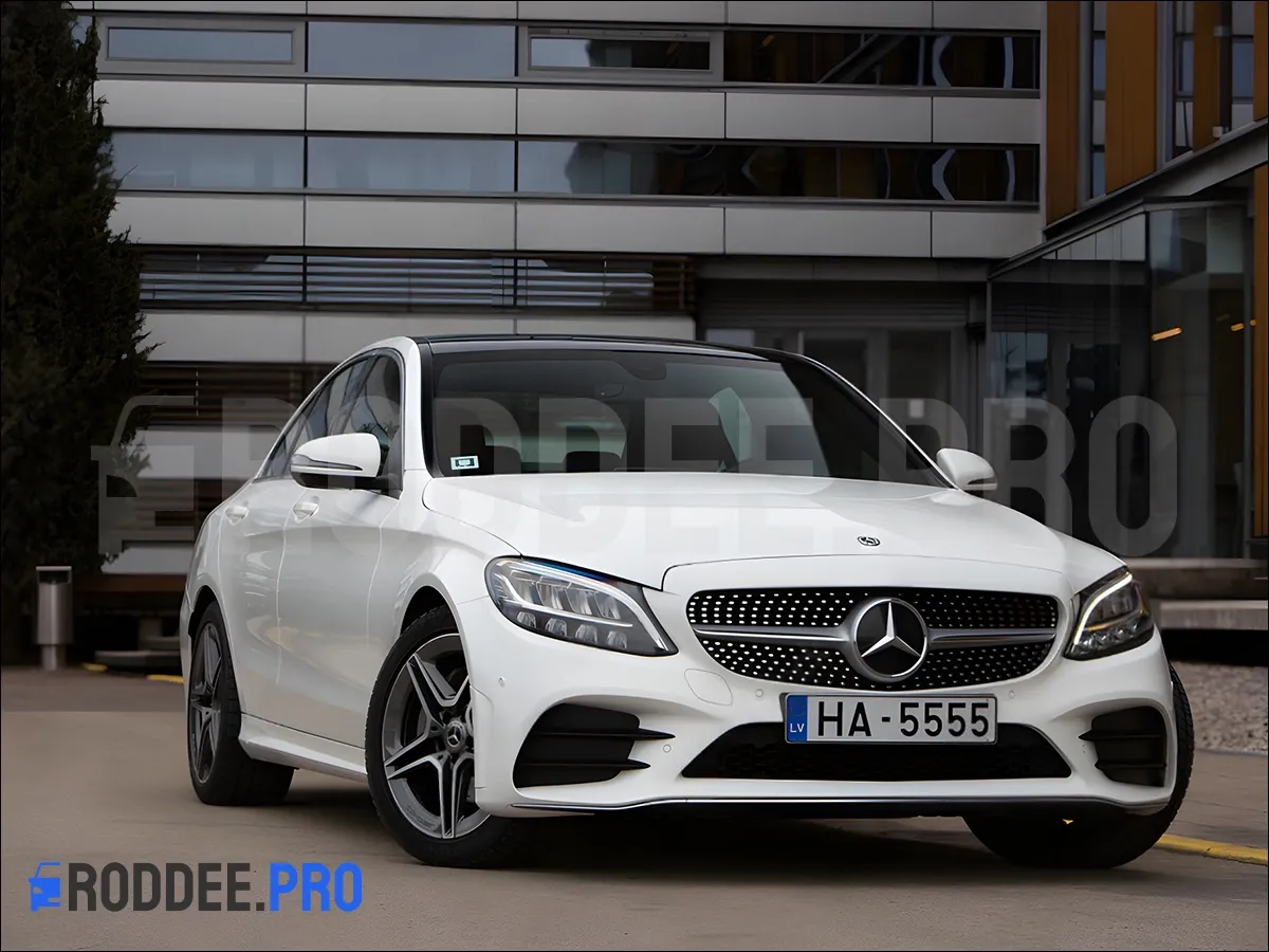 รีวิว C-Class W205 Facelift มือสอง – เบนซ์หรู ไซซ์กำลังดี พร้อมฟีเจอร์ล้นคัน